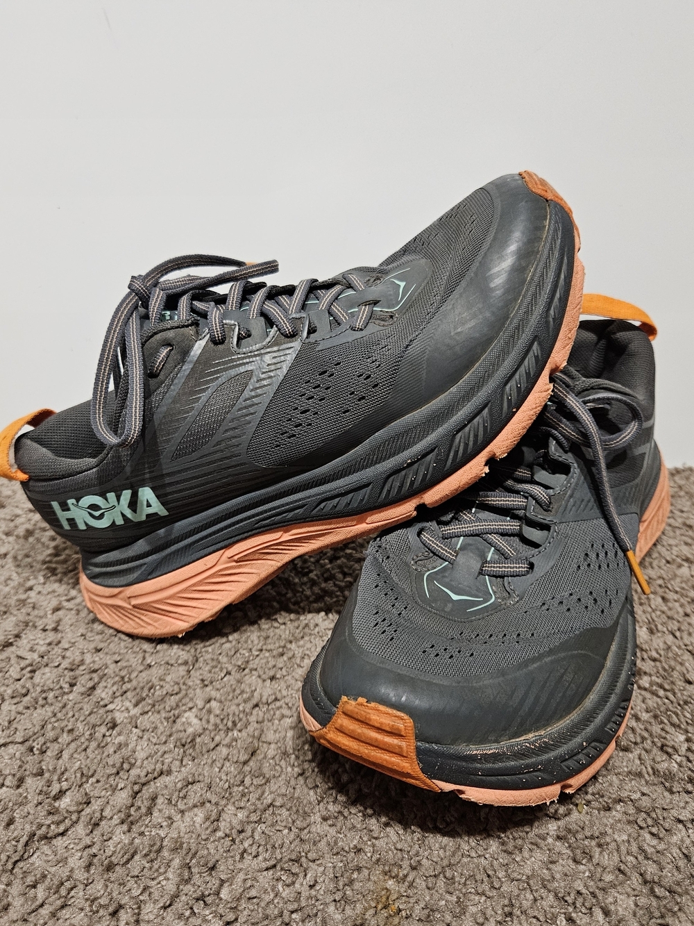 Hoka One One Stinson ATR 6 Women’s Size 8 Trail Running Shoes Gray Orange.